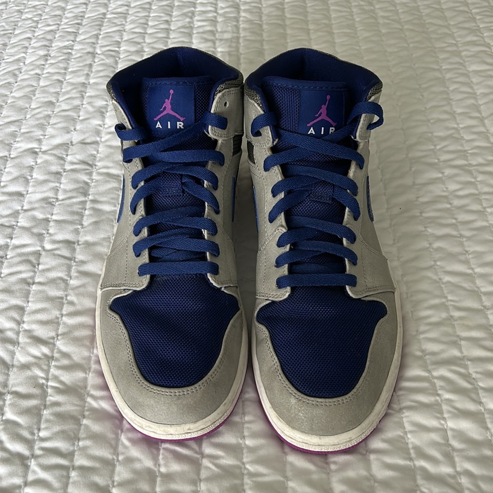 Nike Air Jordan 1 Mid Sneakers, Mens size 10 - Picture 2 of 14